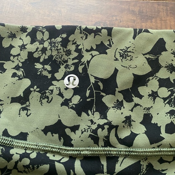 Lululemon in movement shorts - Picture 9 of 10